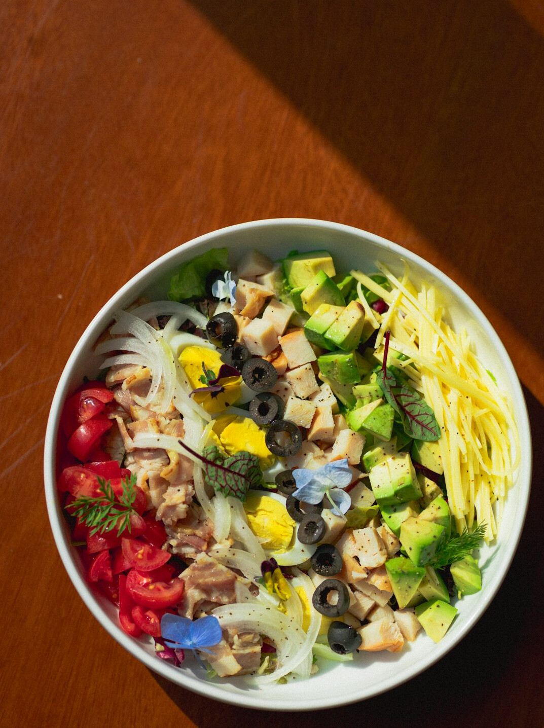Colorful healthy salad bowl with vegetables