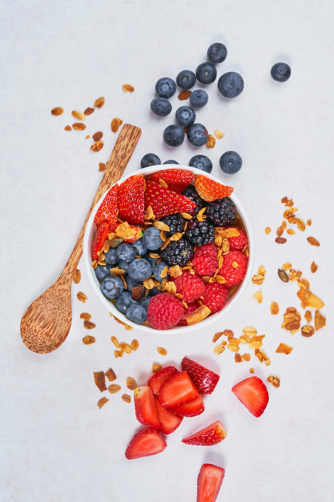 Healthy breakfast with fruit and grains